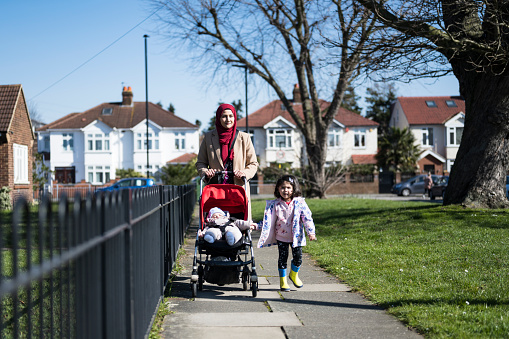 Foster-Fostering-Pushchair-Walk